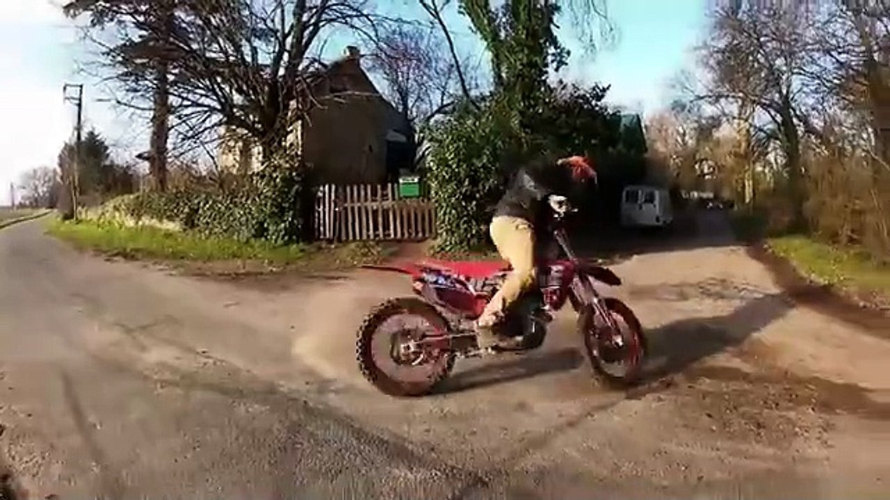 LE PTIT DYLAN IL A BOUYAVON MA RACLI ! (gitanerie)