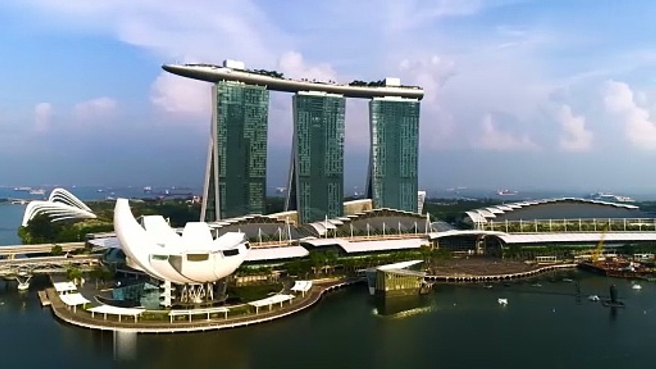 Cotton Trader Diaries- Life and Business in Singapore Unveiled | Scott Biffin