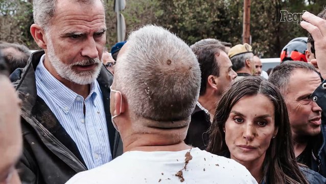 Crowds Throw Mud at Spain’s King Felipe and Queen Letizia amid Outrage at Deaths Caused by Record Flooding