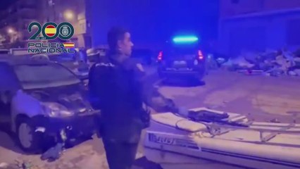 Así se retiran los coches de las zonas afectadas por la DANA