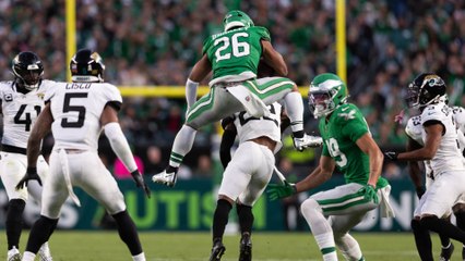 Eagles Narrowly Defeat Jaguars 28-23, Tense Game Recap