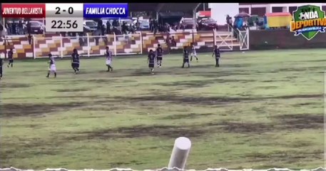 Jogadores de futebol ficam feridos após raio cair durante partida