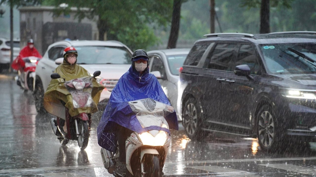 Dự báo Bắc Bộ mưa lạnh, miền Trung mưa lớn