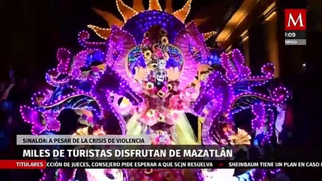 Miles de turistas disfrutan de Mazatlán, Sonora, pese a la crisis de violencia