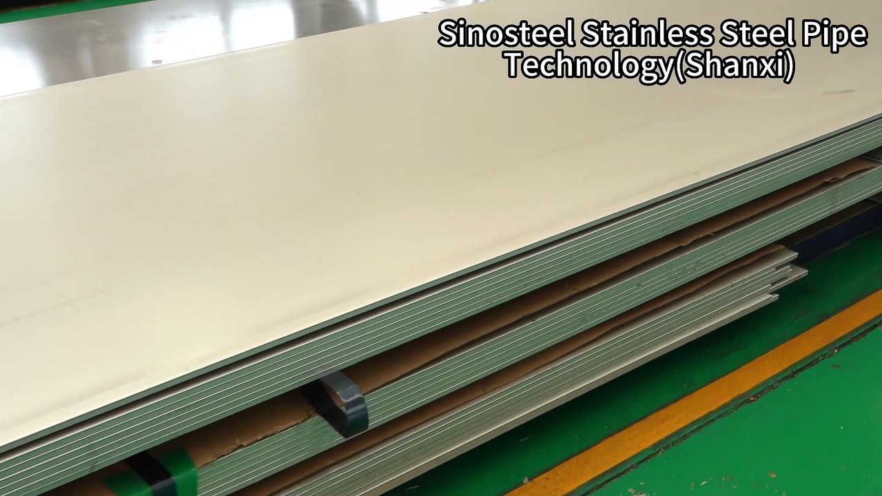 Raw materials for producing stainless steel welded pipes from stainless steel plates