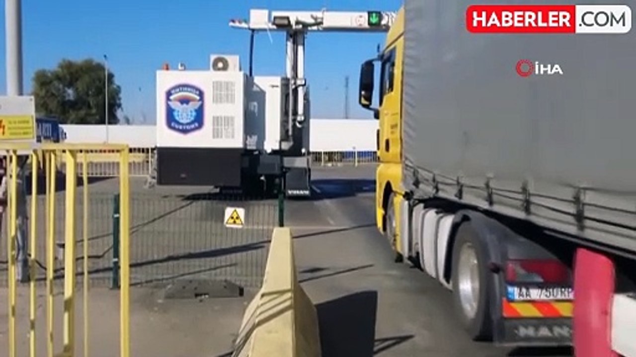 Gofret Kutularında 26 Bin Paket Sigara Yakalandı