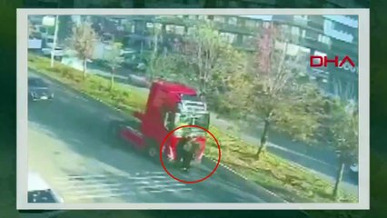 İstanbul'da feci kaza! Metrelerce sürüklenerek can verdi | Video Haber