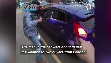 Armed cops swoop on gangsters before gun deal