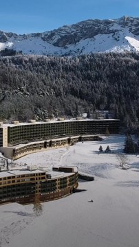 Maxime s’est rendu dans l’hôtel le plus isolé de France. Pour neo, il nous raconte cette étrange expérience...