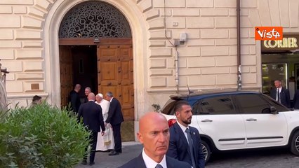 Visita a sorpresa di Papa Francesco a Emma Bonino, da poco dimessa dall'ospedale