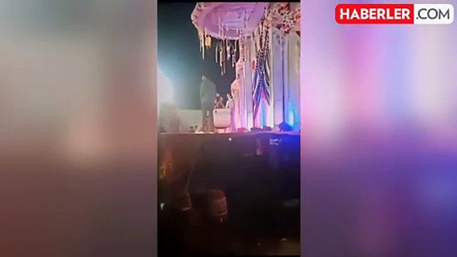 Gelinin eski sevgilisi düğünü bastı! Damadın önce elini sıktı, sonrasında yumrukladı