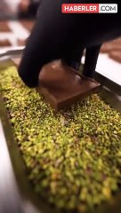 Nusret de son dönemde trend olan Dubai çikolatası üretmeye başladı