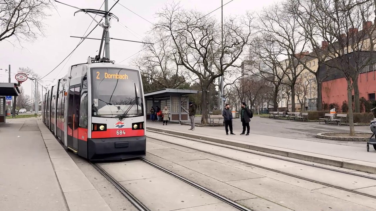 Straßenbahn Wien  Austria Balades et découvertes Relief d’Europe film by JC Guerguy
