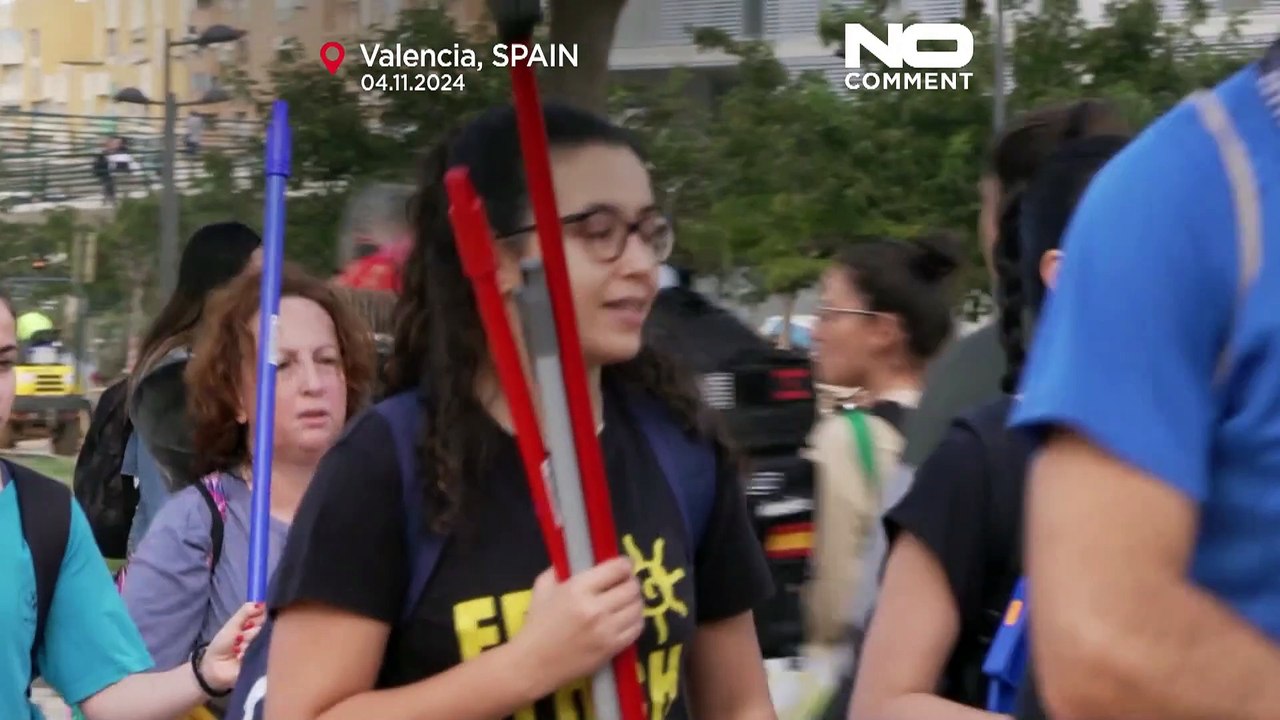 Inondazione a Valencia, dove non arriva il governo arrivano i volontari