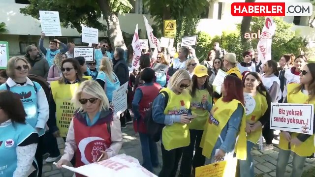 İzmir'de Yeni Yönetmeliğe Karşı İş Bırakan Sağlık Emekçileri: Bu Tamamen Aile Hekimliğini Lağveden Bir Yönetmeliktir