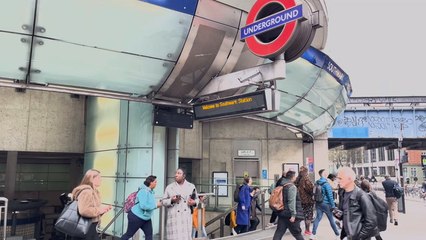 Two Tube strikes 'will close the Underground this week and next week'