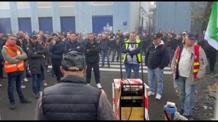 Michelin annuncia chiusura di due stabilimenti, proteste in Francia