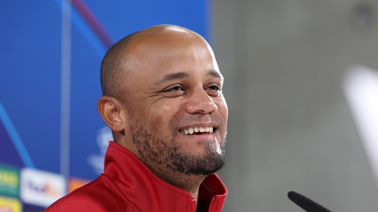 Kompany lacht: 'Du hast Sporting gesagt'