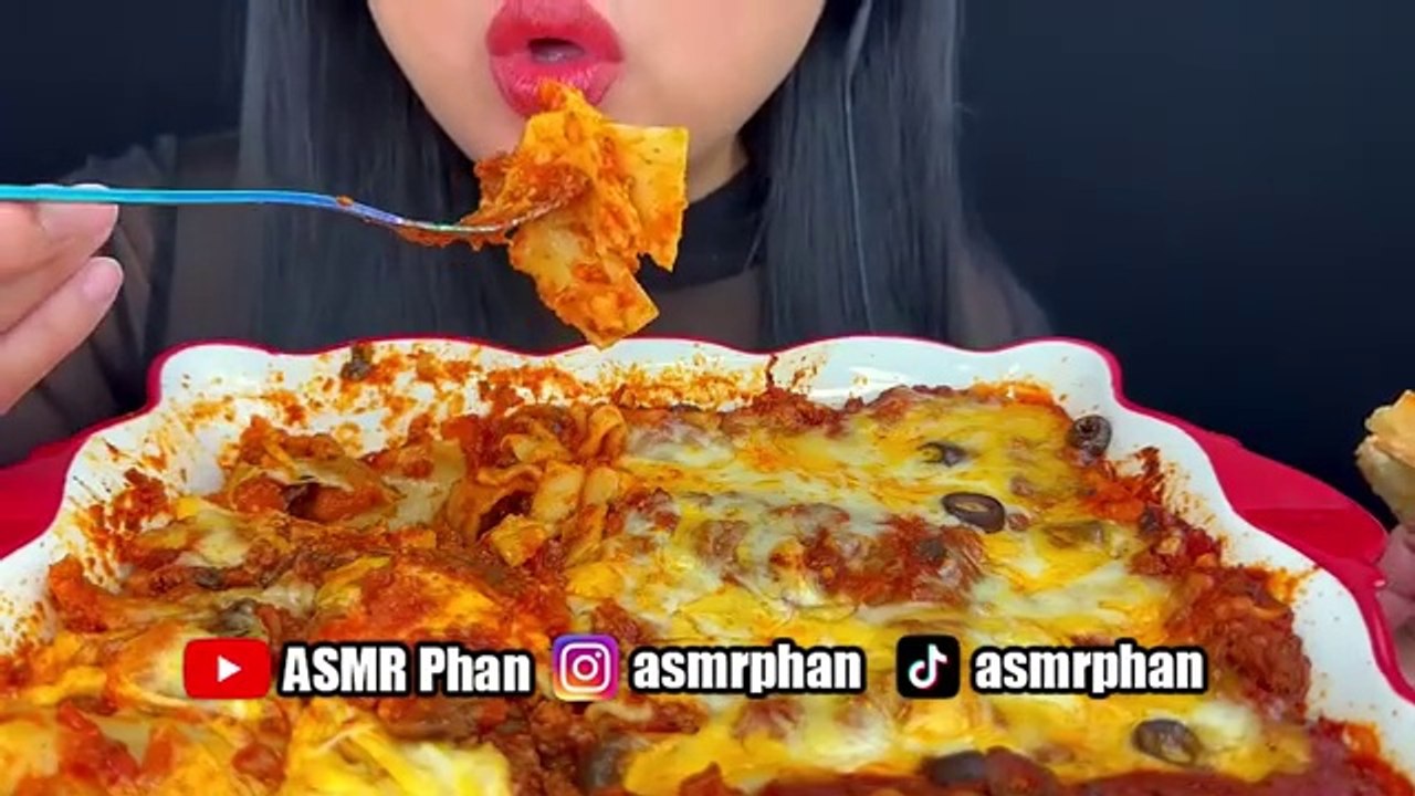 ASMR CHEESY LASAGNA *AUDIO FAIL* | EATING SOUNDS | MUKBANG | ASMR PHAN