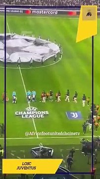 #LDCUEFA #LOSC #Juventus ⚫⚪ : Extraordinaire,sensationnel,une communion indescriptible au Stade ️ Pierre Mauroy,les supporters lillois se déchaînent avec des tifos qui côtoient les œuvres d’art. #LoscJuve #UCL
