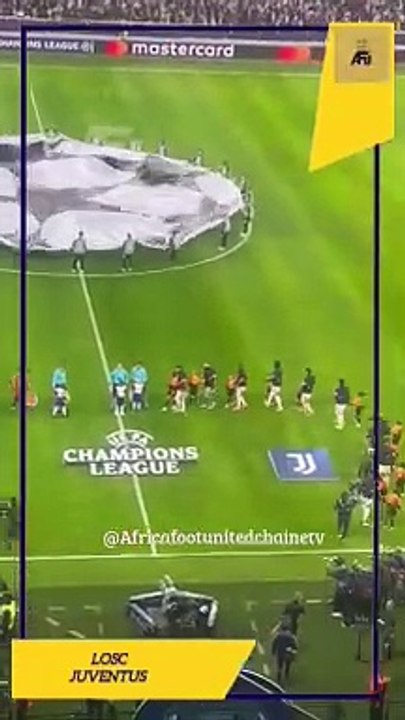 #LDCUEFA  #LOSC #Juventus ⚫⚪ : Extraordinaire,sensationnel,une communion indescriptible au Stade ️ Pierre Mauroy,les supporters lillois se déchaînent avec des tifos qui côtoient les œuvres d’art. #LoscJuve #UCL