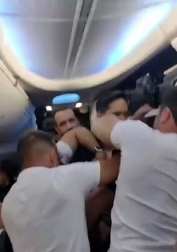 Vídeo: Passageiro tenta abrir porta de emergência durante voo de Brasília ao Panamá