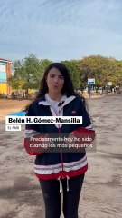 Pupitres enfangados y maestros con escoba: así está un colegio de Sedaví una semana después de la dana