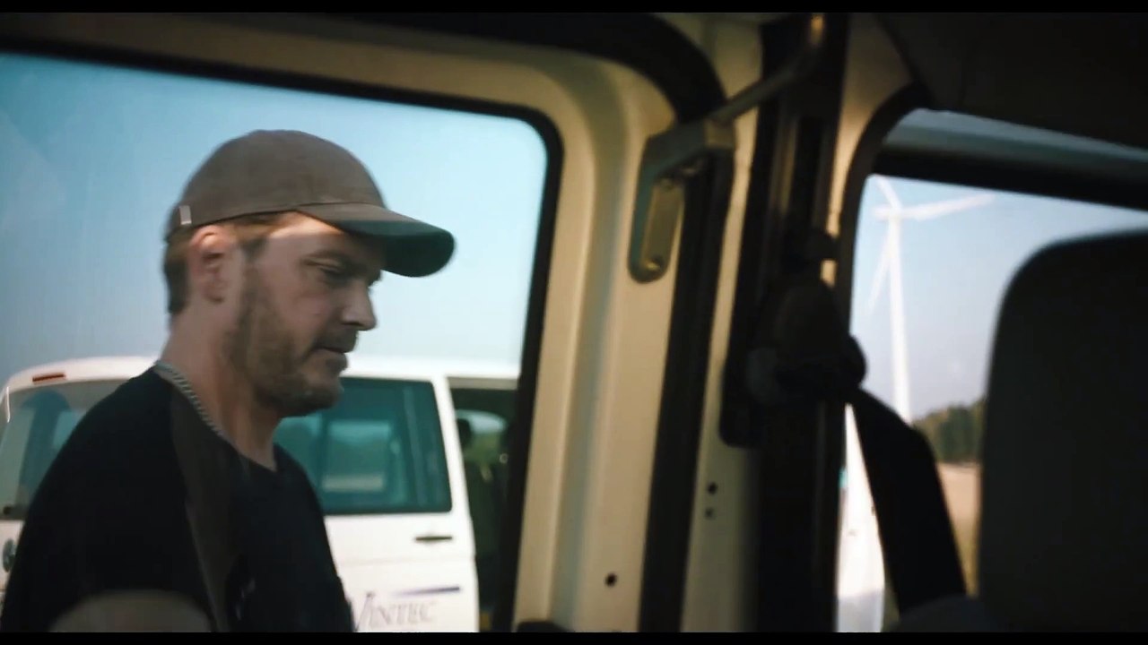 Niemand ist bei den Kälbern | movie | 2022 | Official Trailer