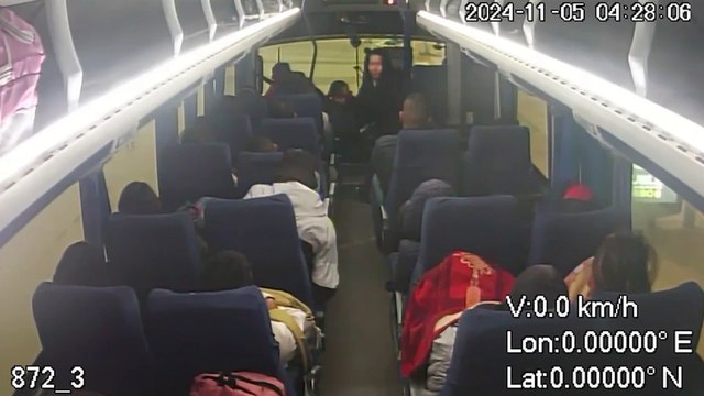 VIDEO | Hombres armados protagonizaron un violento atraco a un bus intermunicipal en Bogotá