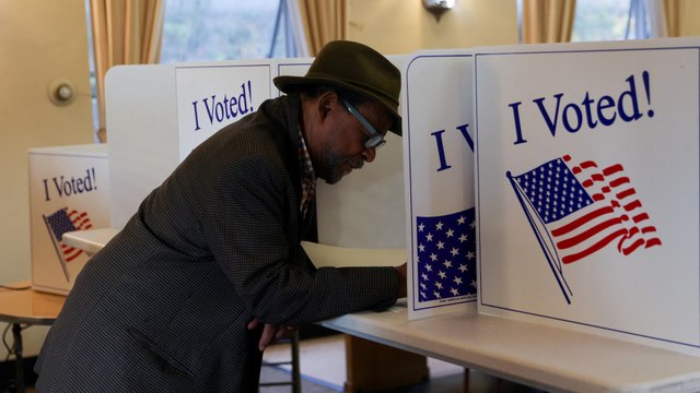 Présidentielle américaine : alertes à la bombe, fake news... la Russie accusée de perturber le scrutin