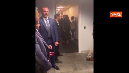 Presidenziali Usa 2024, Trump e la moglie Melania votano al seggio in Florida