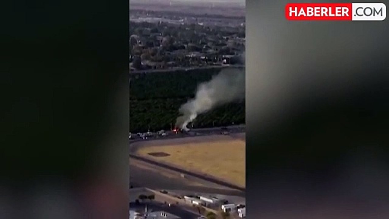 Uçak ile araba çarpıştı: 5 ölü