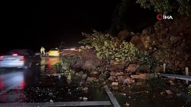 Karadeniz Sahil Yolu heyelan nedeniyle tek yönlü trafiğe kapandı