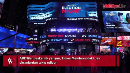ABD'liler başkanlık yarışını, Times Meydanı'ndaki dev ekranlardan takip ediyor