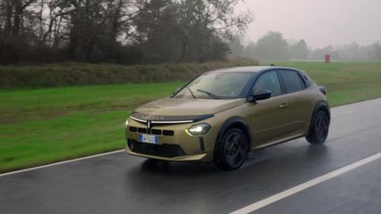 The new Lancia Ypsilon MHEV Driving Video