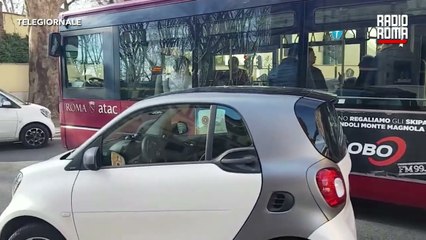 SOSTA SELVAGGIA, I NUOVI CARRI GRU FERMI E RIMOZIONI A RILENTO A ROMA