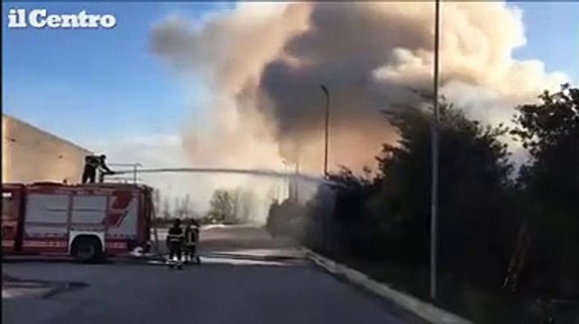 Chieti Scalo, rogo nell'azienda dei rifiuti