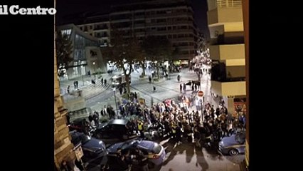Pescara, nella movida armato di coltello: intervento della polizia in time-lapse