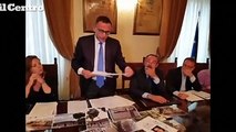 Pescara, il sindaco e il taglio dei pini: 