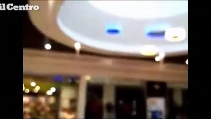 Il lucernaio crolla per il peso dell'acqua