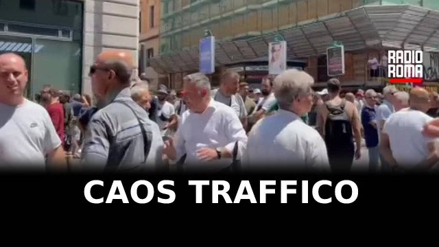 Caos traffico, tassisti romani sul piede di guerra