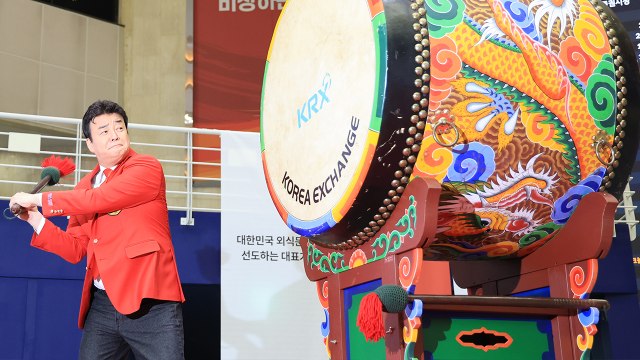 더본코리아, 상장 첫날 51% 상승...백종원, 4천억 원대 주식부자로 / YTN