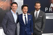 Hugh Jackman, Ryan Reynolds e Shawn Levy se reúnem em novo longa: 'Não é da Marvel'