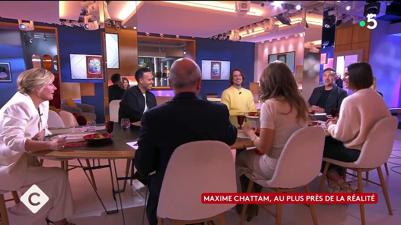 Maxime Chattam dévoile comment Faustine Bollaert s'est investie pour son nouveau livre "Prime-time"Faustine Bollaert et son mari Maxime Chattam - Avant-première du film "Top Gun Maverick" à l'UGC Normandie à Paris.