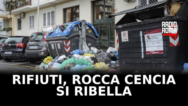 Rifiuti, momenti di tensione a Rocca Cencia: cittadini bloccano camion Ama