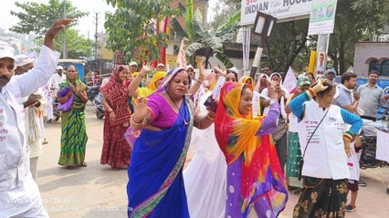 भक्तों ने झूमते-नाचते किया नगर भ्रमण