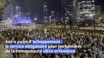 A Tel-Aviv, des milliers de manifestants contre le limogeage du ministre de la Défense