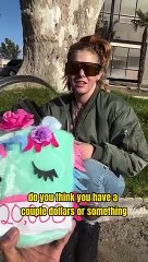 Millionaire blessed a young homeless girl and her story was so sad