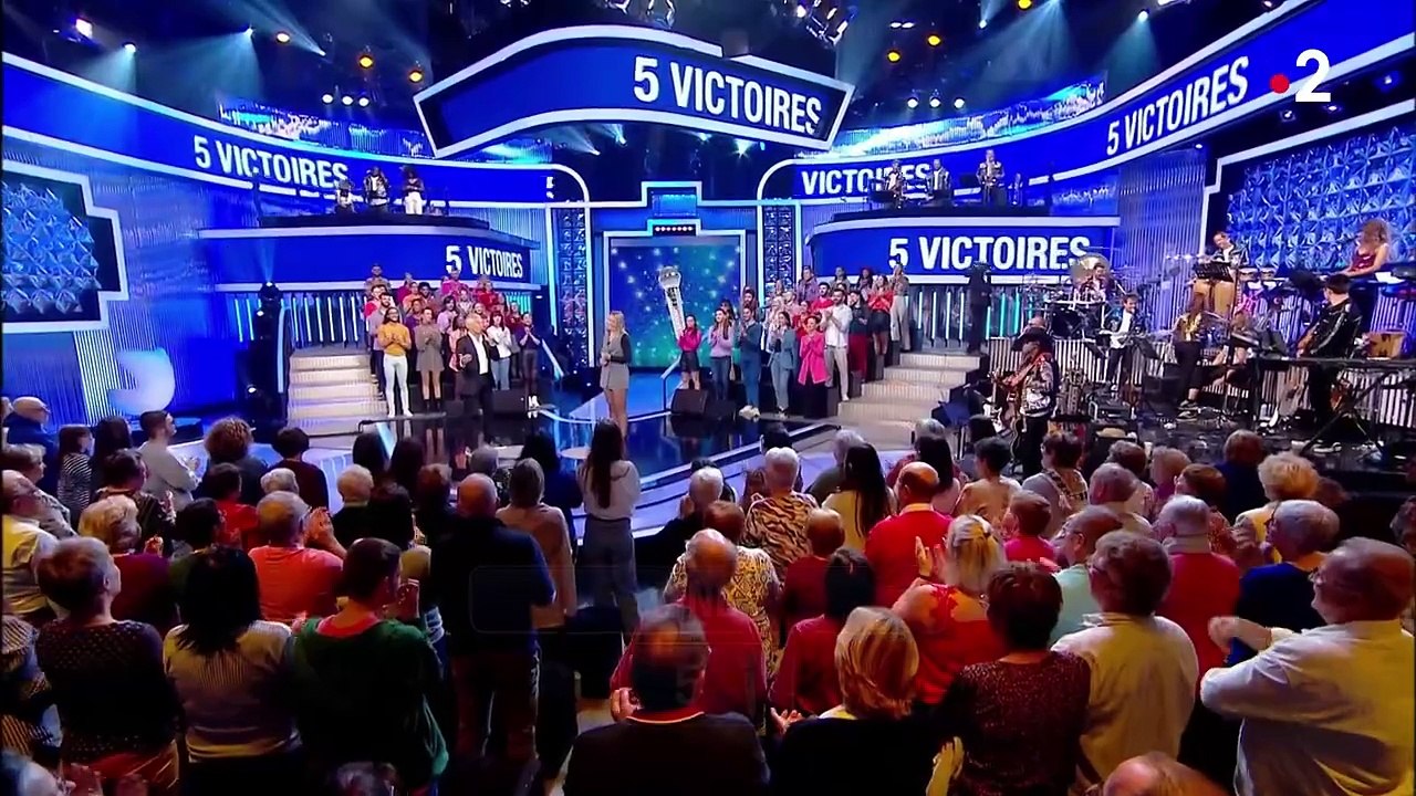 Nagui s'amuse du record de Cindy, la maestro de "N'oubliez pas les paroles"