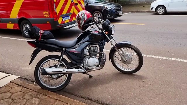 Idoso fica ferido ao cair de moto na Rua Manaus